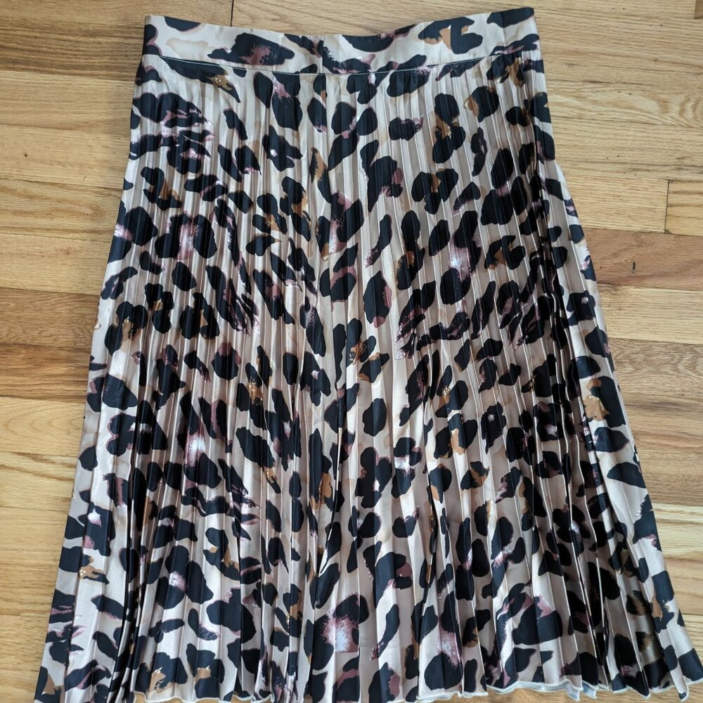 Leopard print skirt